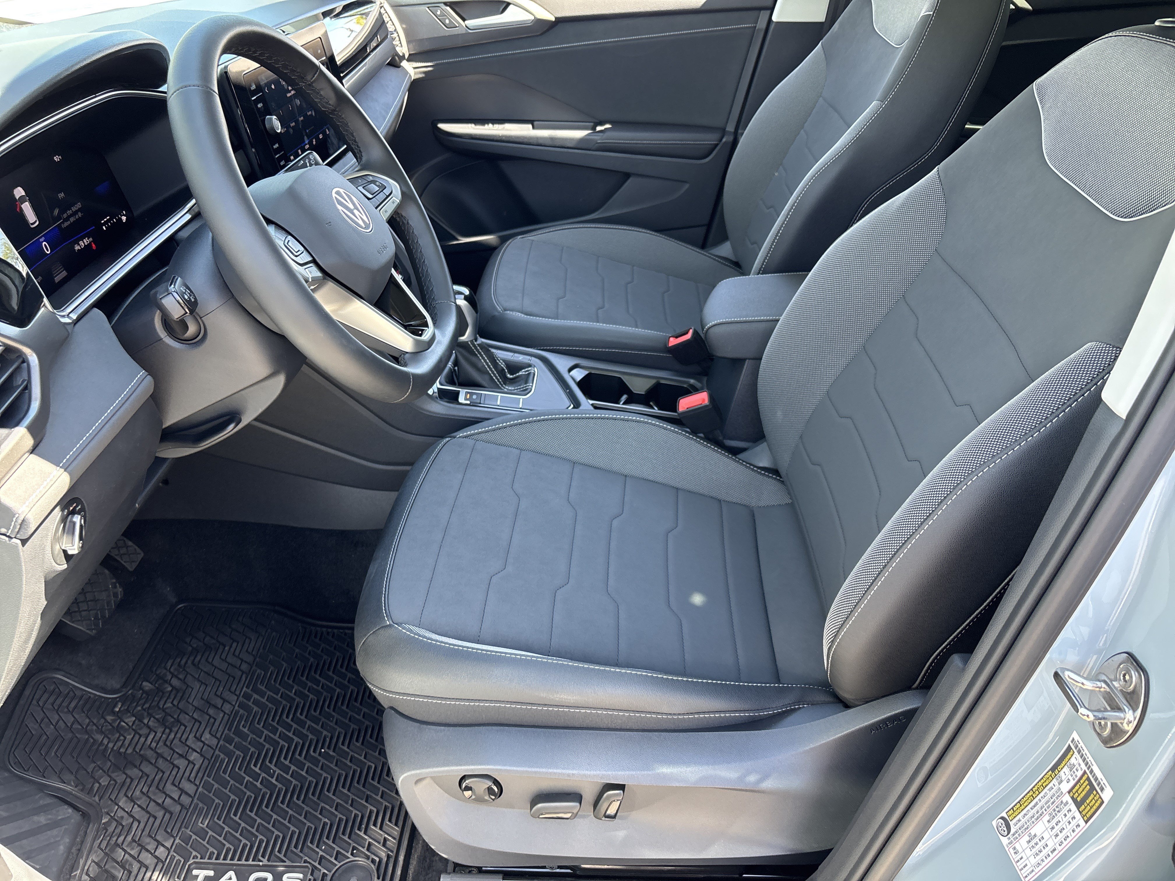 New 2026 Volkswagen Taos SE FWD image 17