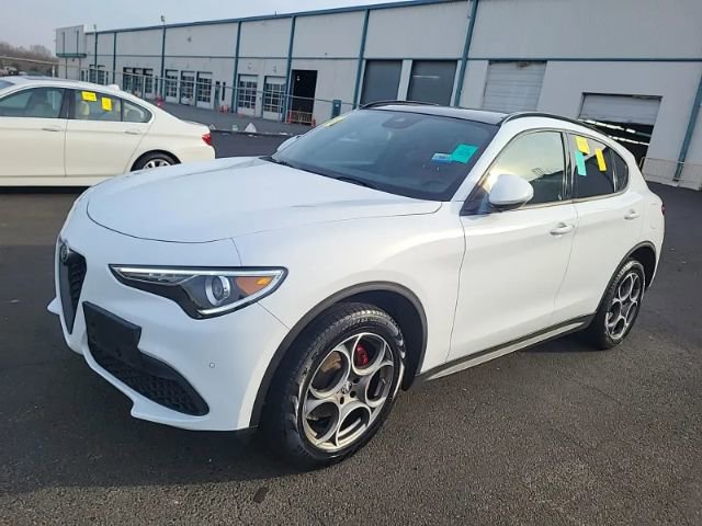 Used 2022 Alfa Romeo Stelvio Sprint image 27