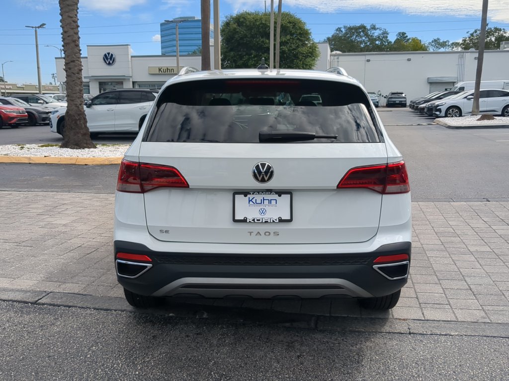 Certified 2022 Volkswagen Taos SE FWD image 5