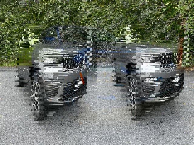 New 2025 Jeep Grand Cherokee Limited image 2