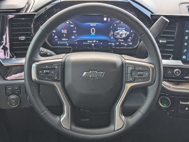 Used 2025 Chevrolet Silverado 1500 LT Trail Boss w/ Dark Appearance Package AWD/4WD image 20