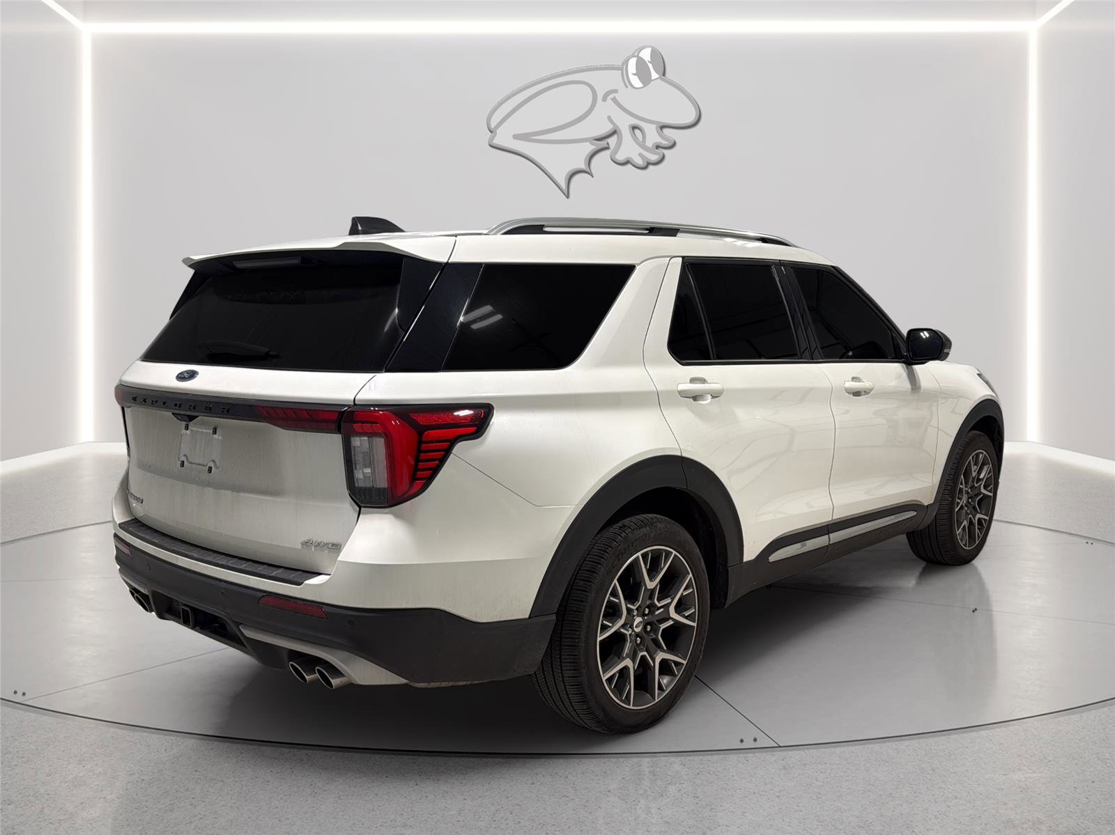 Used 2025 Ford Explorer Platinum w/ Ultimate Package AWD/4WD image 5
