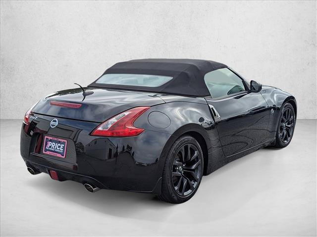 Used 2018 Nissan 370Z Touring RWD image 5