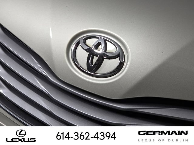 Used 2015 Toyota Sienna XLE FWD image 12