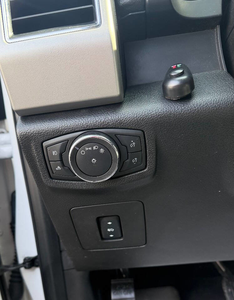 Used 2017 Ford F150 Lariat image 24