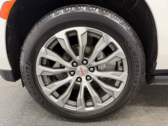 Used 2021 GMC Yukon Denali w/ Denali Premium Package image 19