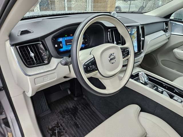 Certified 2023 Volvo XC60 B5 Ultimate w/ Protection Package Premier AWD/4WD image 19