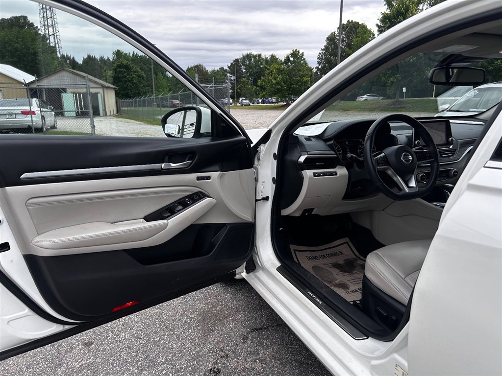 Used 2021 Nissan Altima 2.5 Platinum AWD/4WD image 11