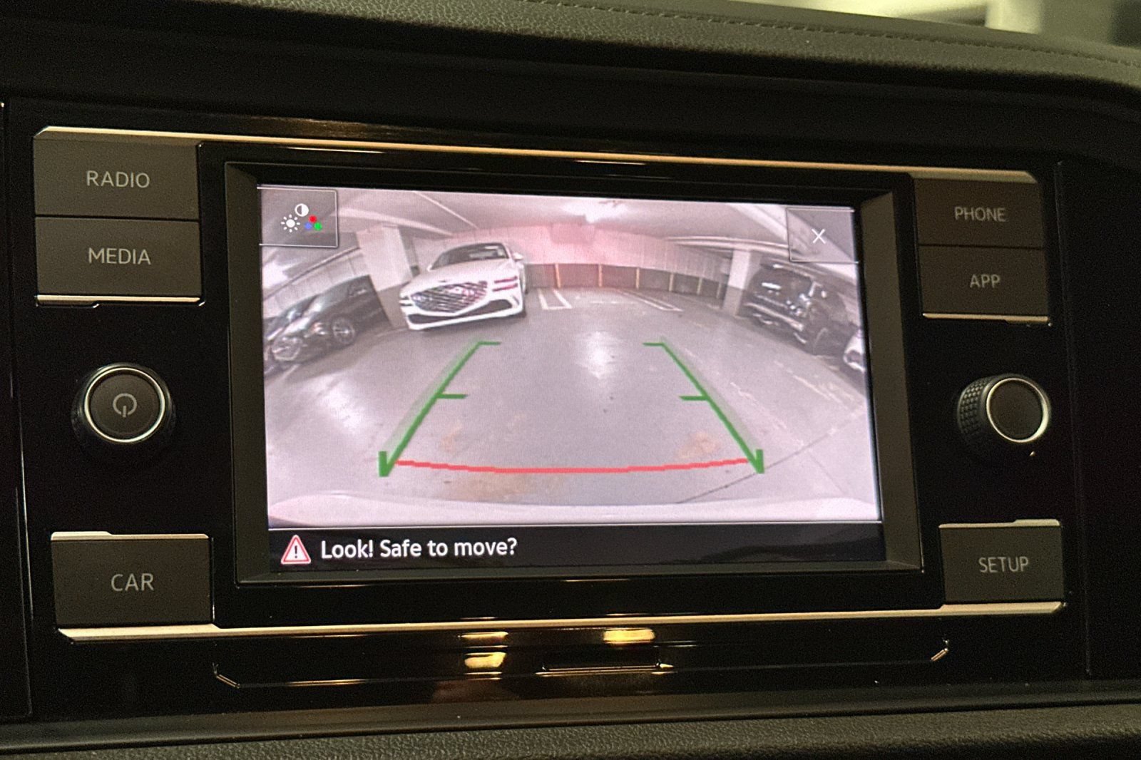 Used 2019 Volkswagen Jetta SE w/ Cold Weather Package FWD image 22