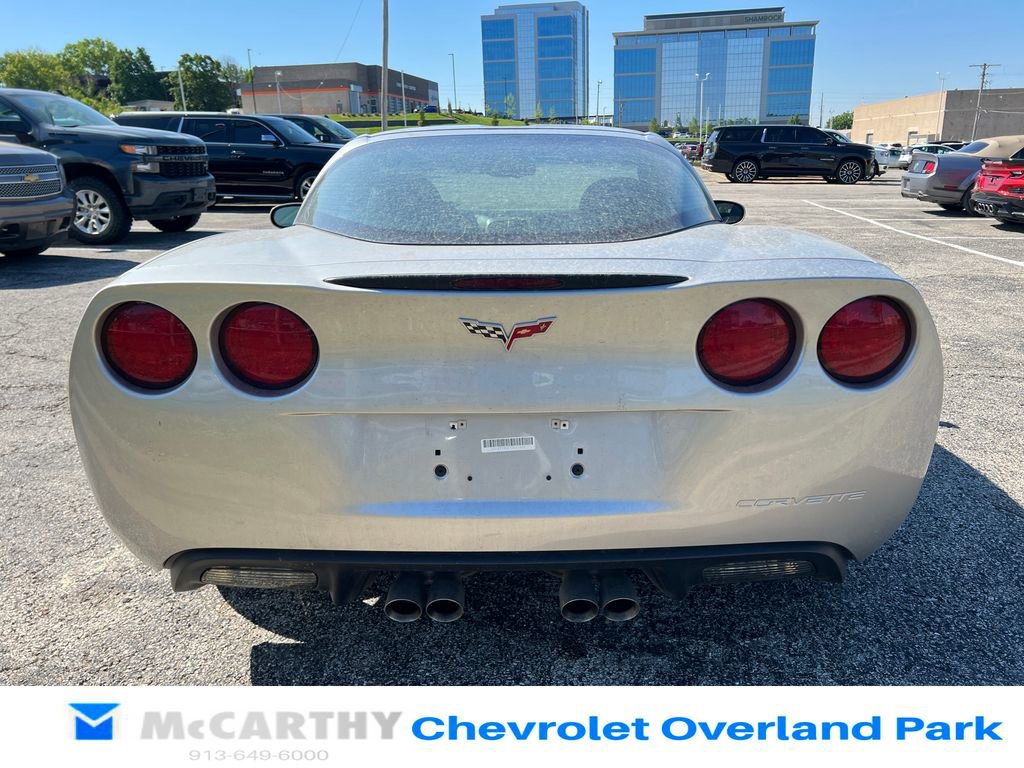 Used 2007 Chevrolet Corvette Coupe w/ Preferred Equipment Group RWD image 4