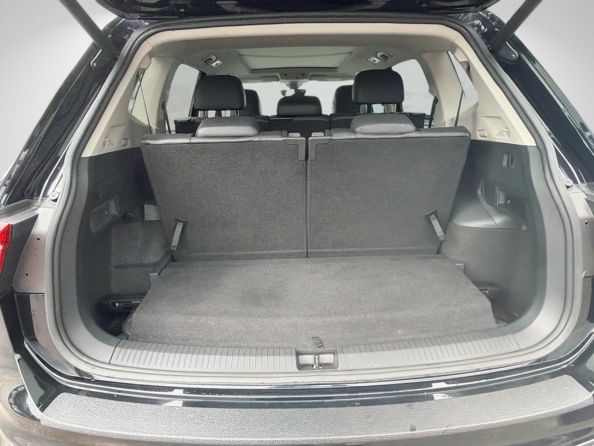 Used 2019 Volkswagen Tiguan SEL Premium w/ 3rd Row Seat Package AWD/4WD image 11