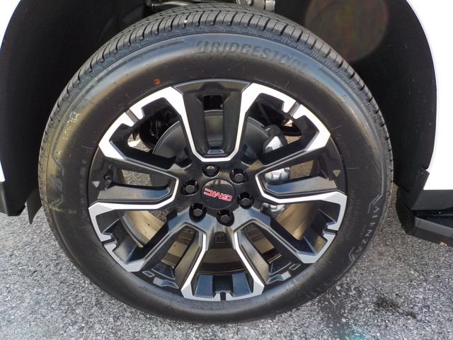 New 2026 GMC Yukon Denali w/ Advanced Technology Package AWD/4WD image 9