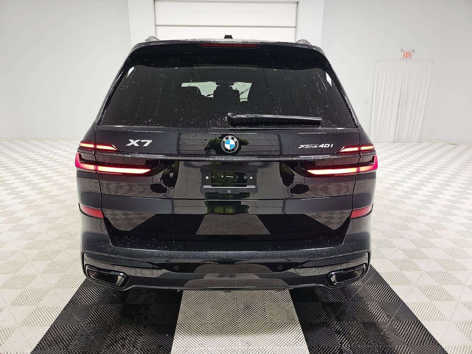 Used 2025 BMW X7 xDrive40i w/ M Sport Package AWD/4WD image 5
