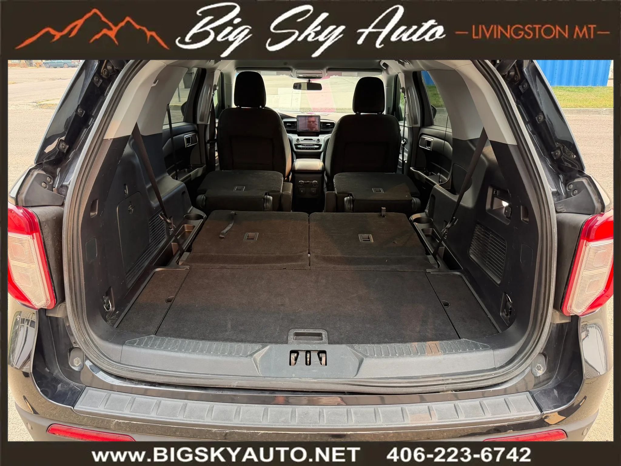 Used 2021 Ford Explorer XLT w/ Class III Trailer Tow Package AWD/4WD image 25
