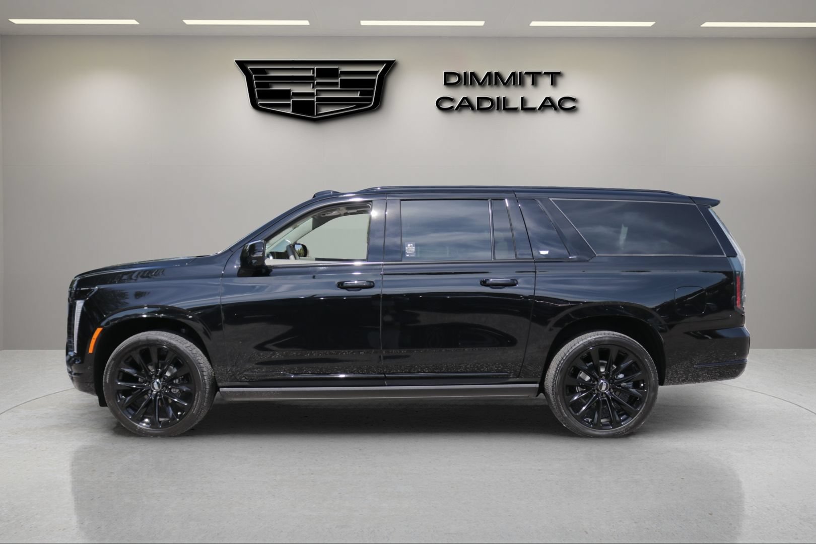New 2026 Cadillac Escalade ESV Platinum Sport w/ LPO, ONYX Package AWD/4WD image 8