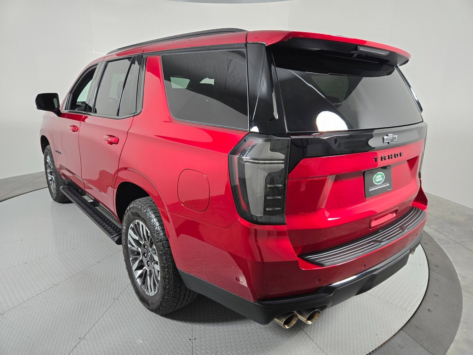 Used 2025 Chevrolet Tahoe Z71 w/ Comfort Package AWD/4WD image 17