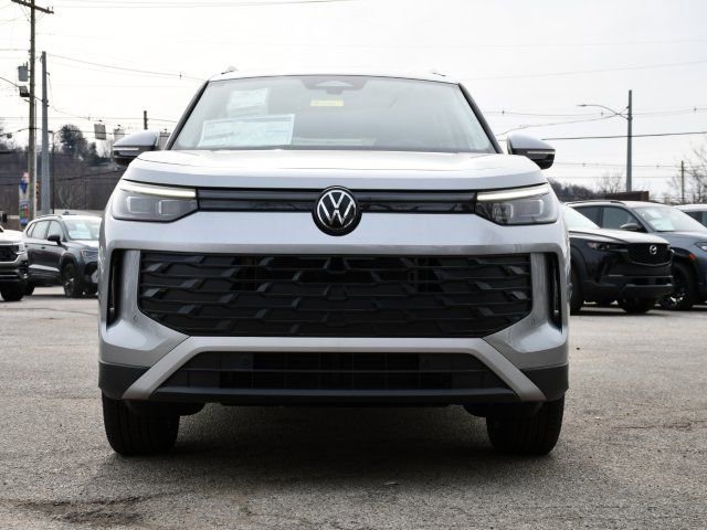 New 2026 Volkswagen Tiguan SE FWD image 2