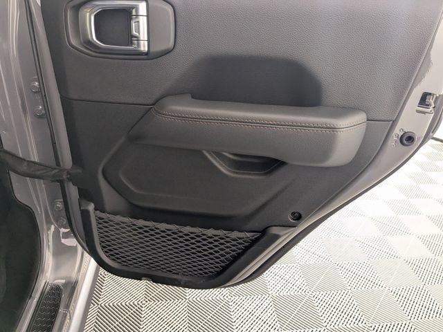 Used 2022 Jeep Wrangler Unlimited Rubicon w/ Trailer Tow Package image 31