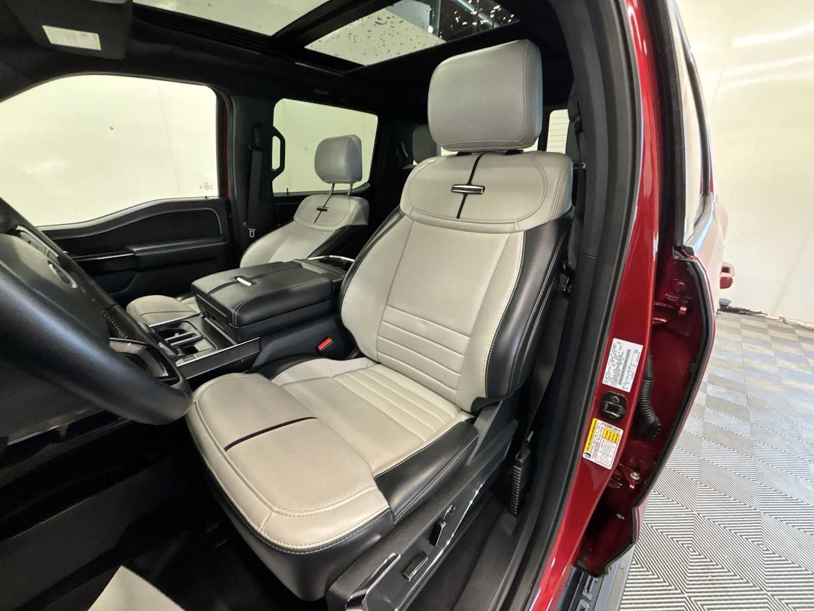 New 2025 Ford F150 Lightning Platinum AWD/4WD image 13