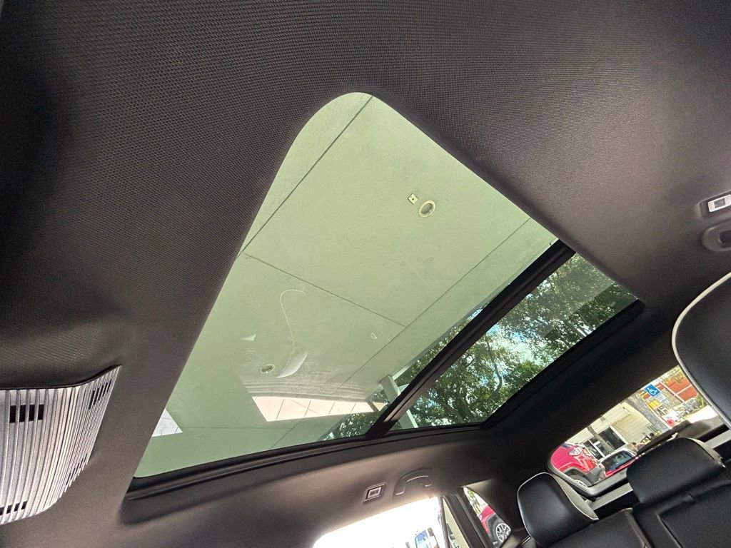 Used 2024 Volkswagen Atlas Cross Sport SEL Premium R-Line image 34