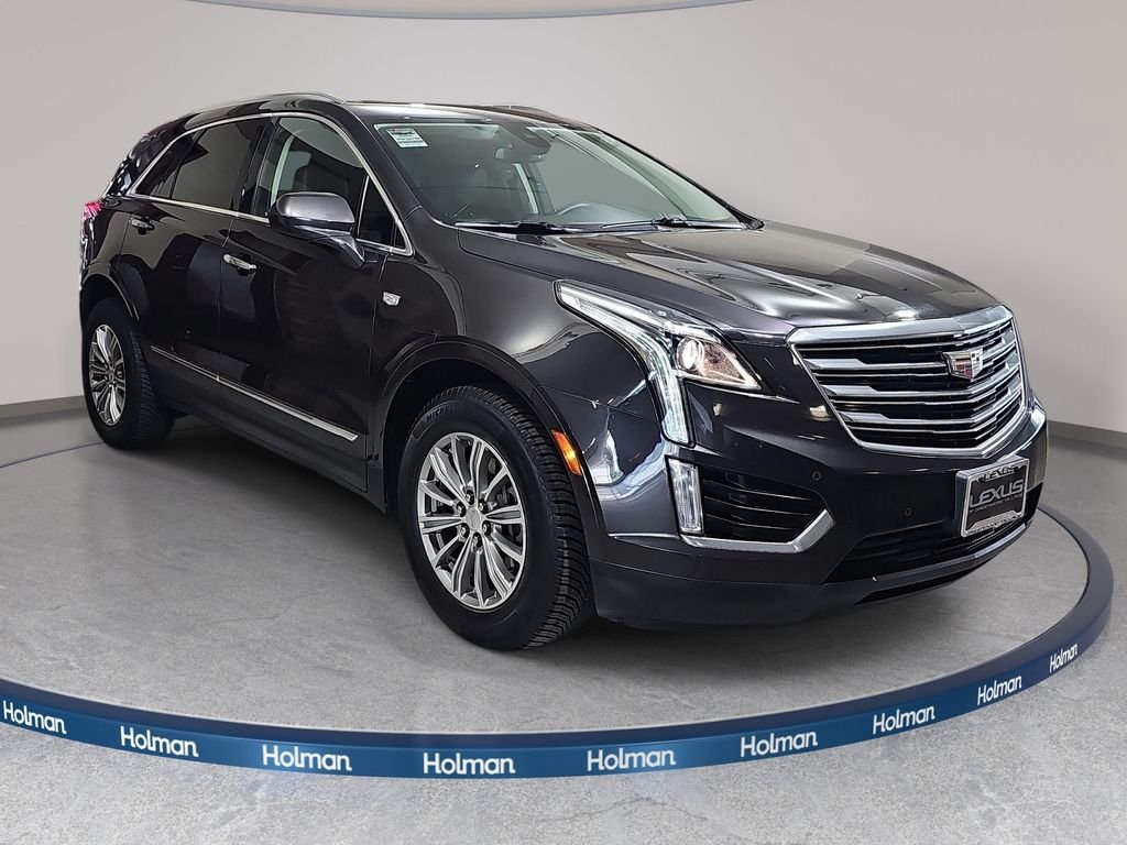 Used 2017 Cadillac XT5 Luxury w/ Driver Awareness Package AWD/4WD image 4