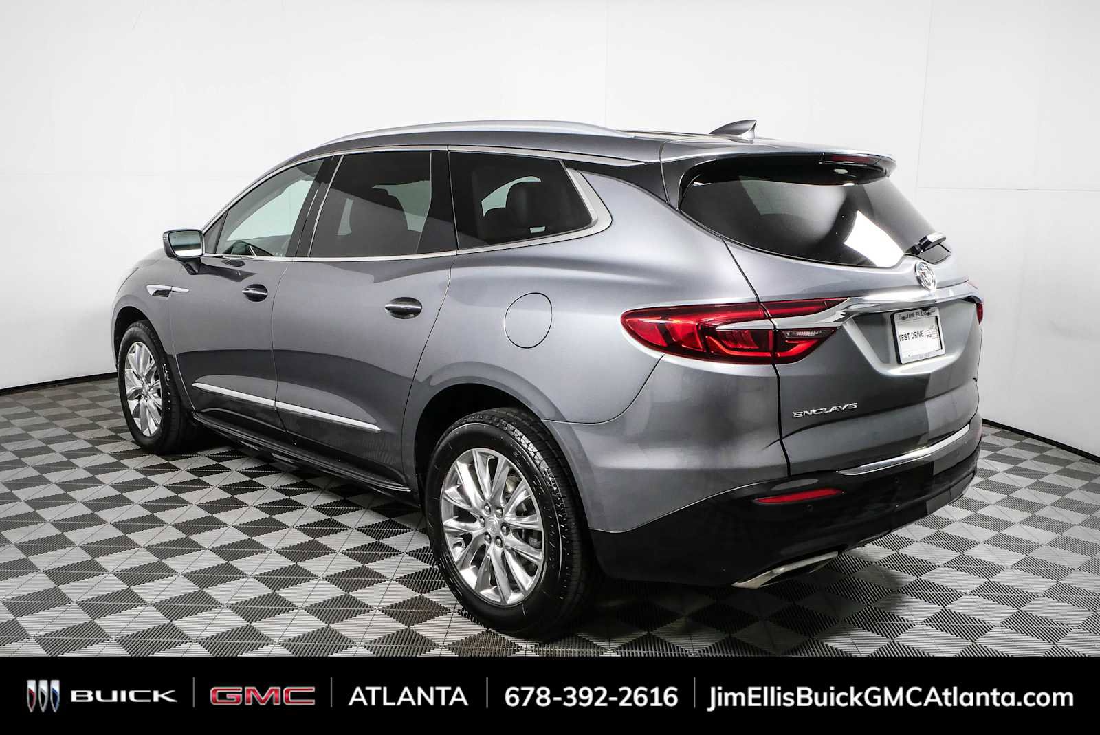 Used 2020 Buick Enclave Premium w/ Sun and Sites Package FWD image 29