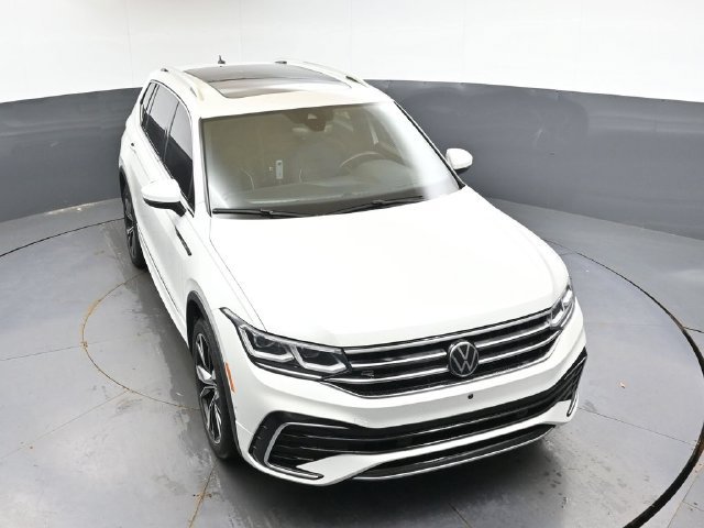 Used 2024 Volkswagen Tiguan SEL R-Line AWD/4WD image 43