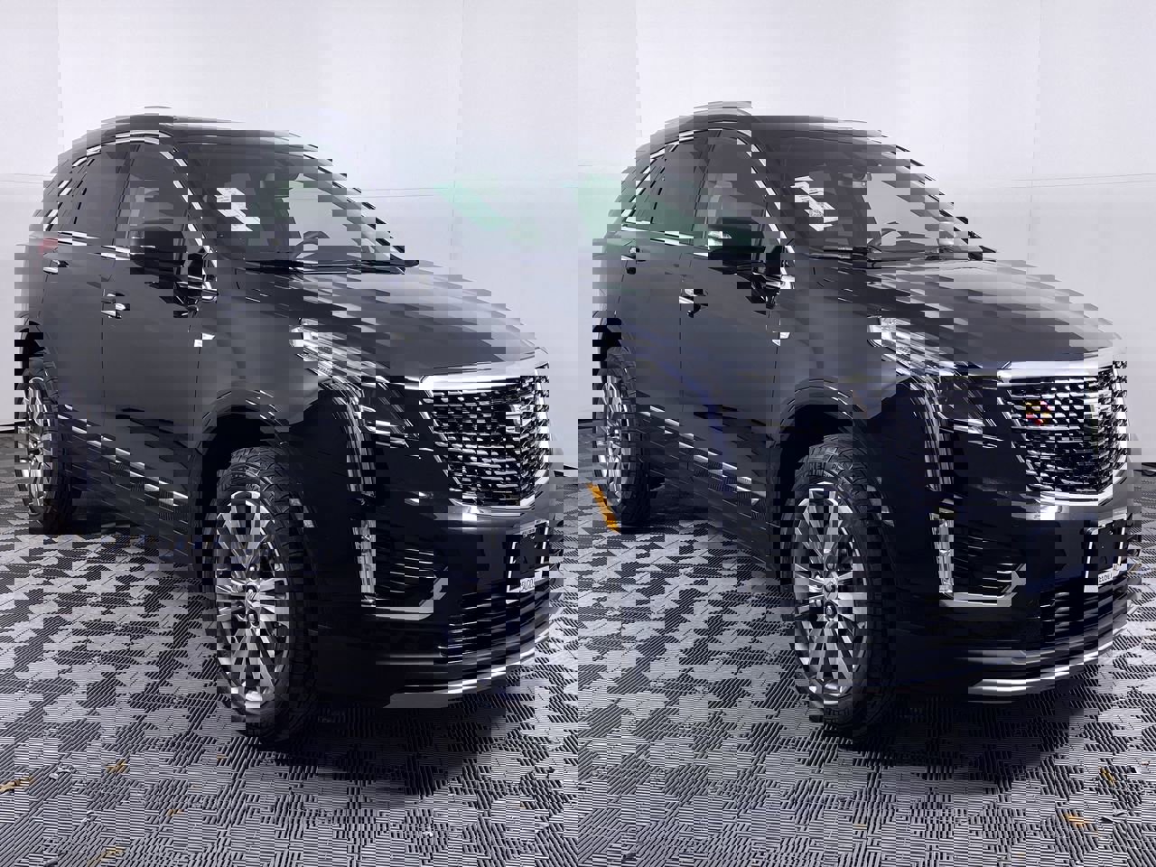 Certified 2025 Cadillac XT5 Premium Luxury FWD image 39