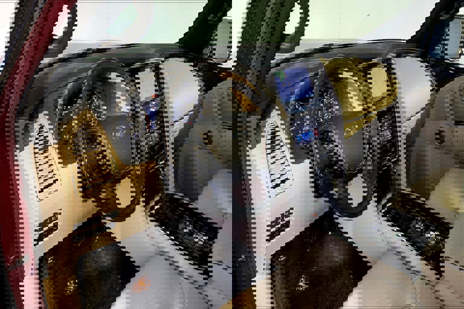 Used 2021 INFINITI QX80 Sensory w/ Cargo Package image 18