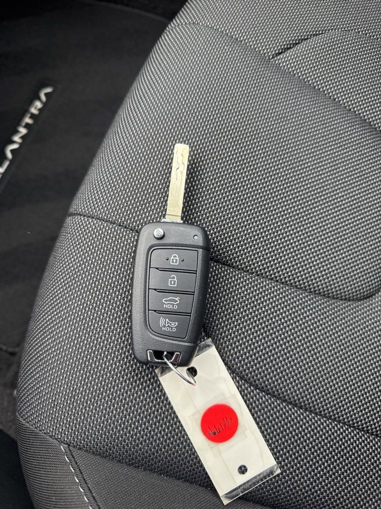 Used 2026 Hyundai Elantra SE image 36