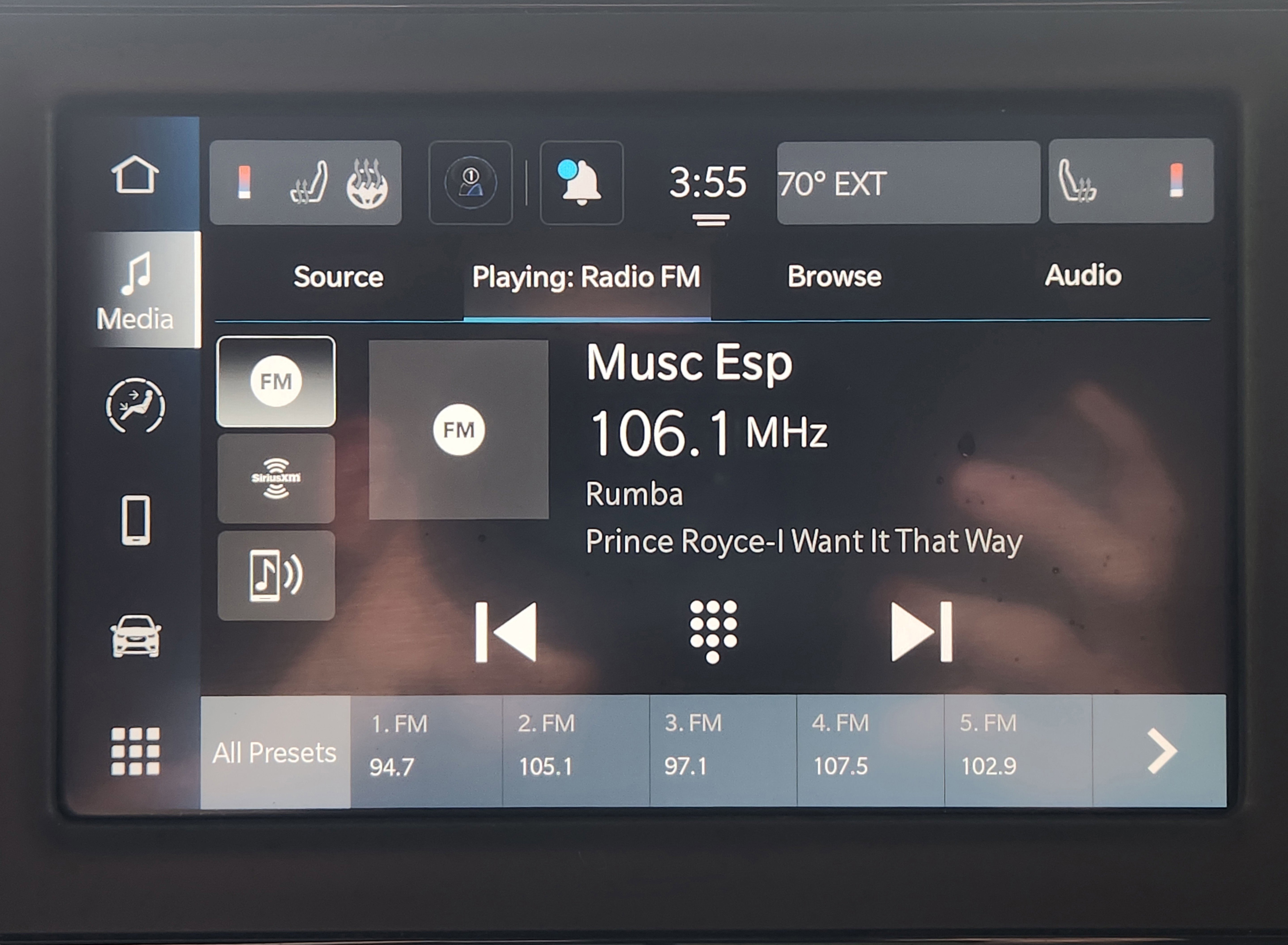 Used 2023 Chrysler Voyager LX FWD image 18
