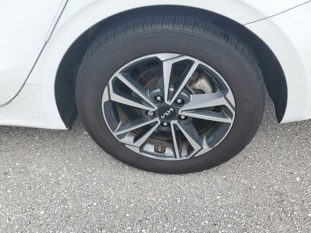 Certified 2024 Kia Forte LXS w/ LXS Technology Package FWD image 5