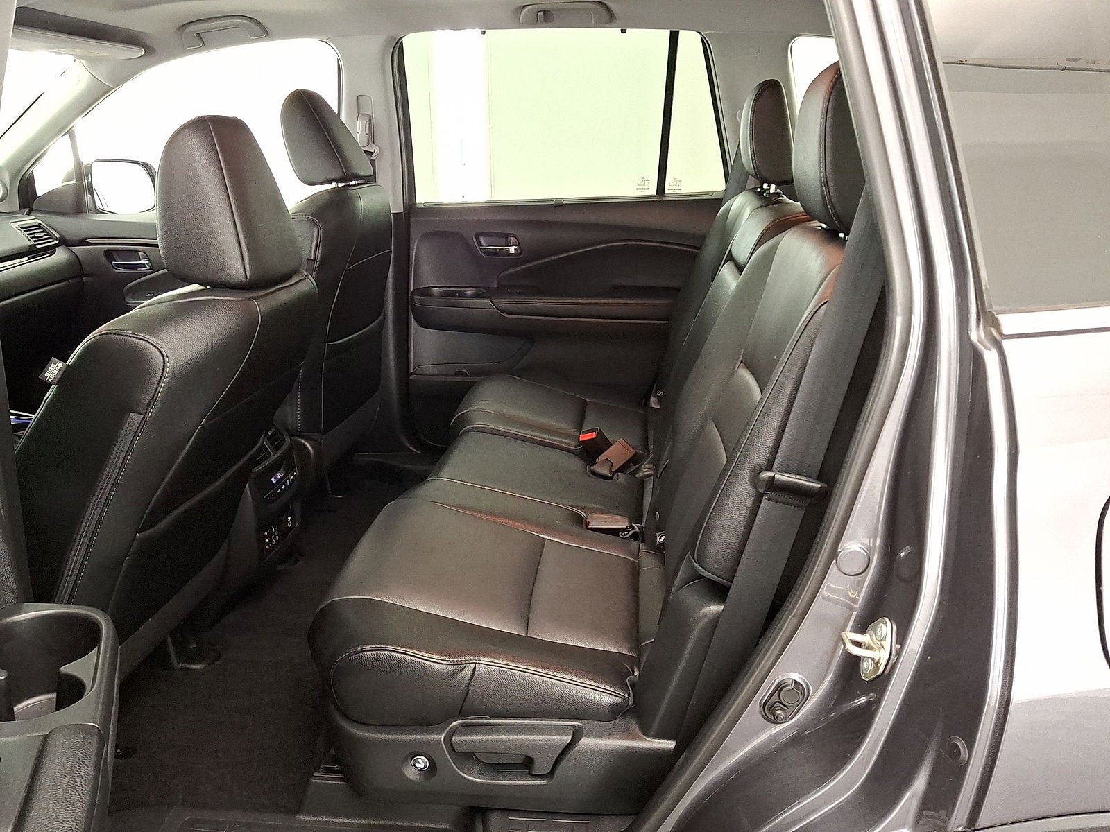 Used 2018 Honda Pilot Touring image 12