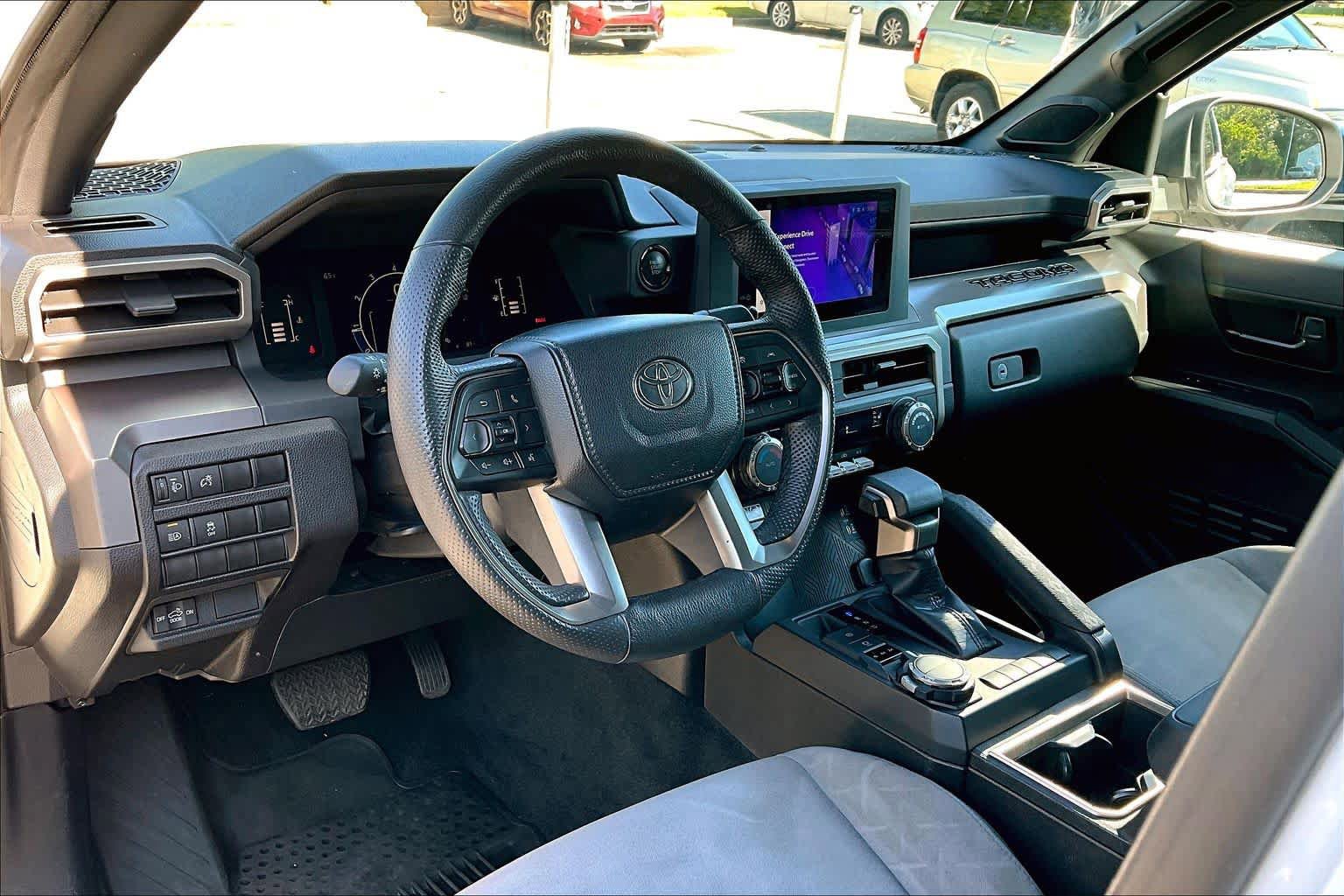 Certified 2024 Toyota Tacoma SR5 AWD/4WD image 17