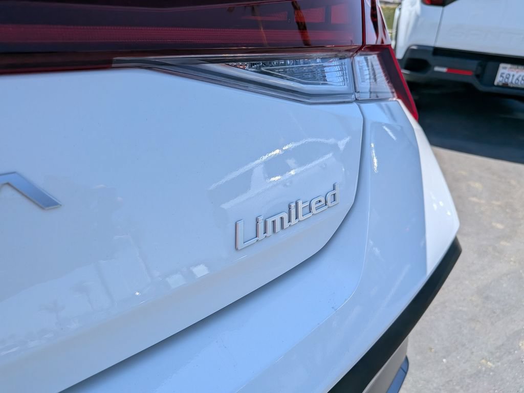 Certified 2026 Hyundai Elantra Limited FWD image 10
