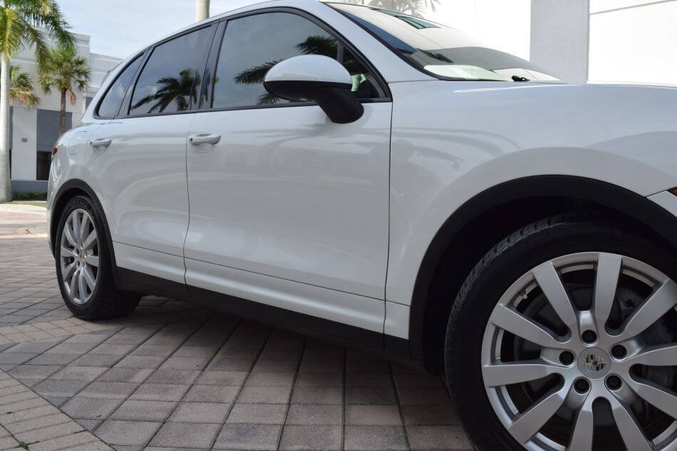 Used 2013 Porsche Cayenne Diesel AWD/4WD image 17