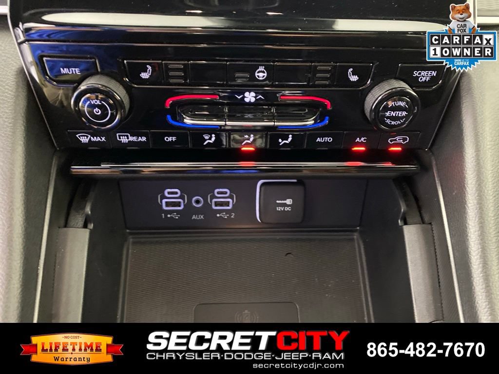 Used 2023 Jeep Grand Cherokee Altitude AWD/4WD image 21
