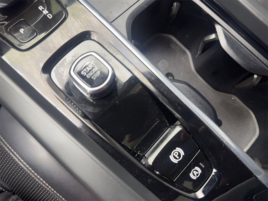 Used 2022 Volvo XC60 B5 Inscription w/ Protection Package Premier image 70