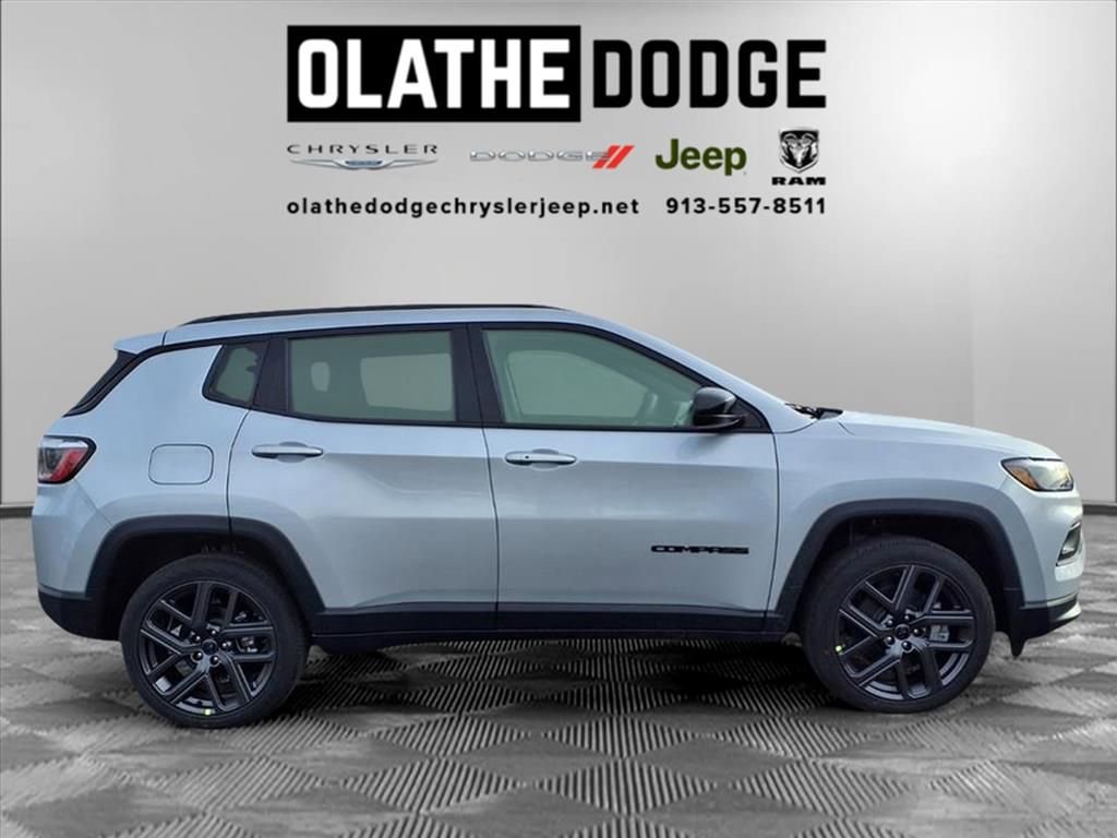 New 2026 Jeep Compass Latitude image 25