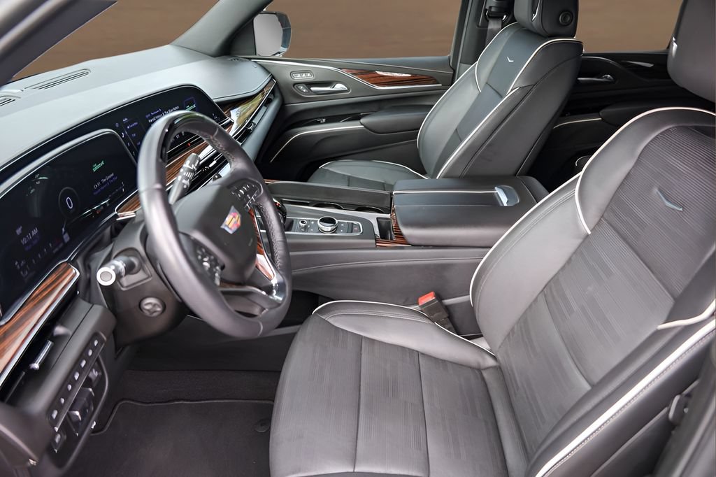Certified 2024 Cadillac Escalade Premium Luxury w/ Performance Package AWD/4WD image 9