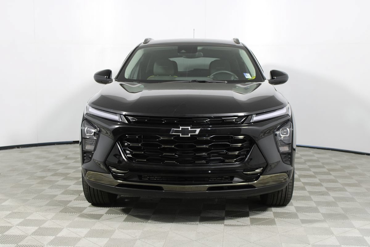 Used 2026 Chevrolet Trax ACTIV FWD image 2