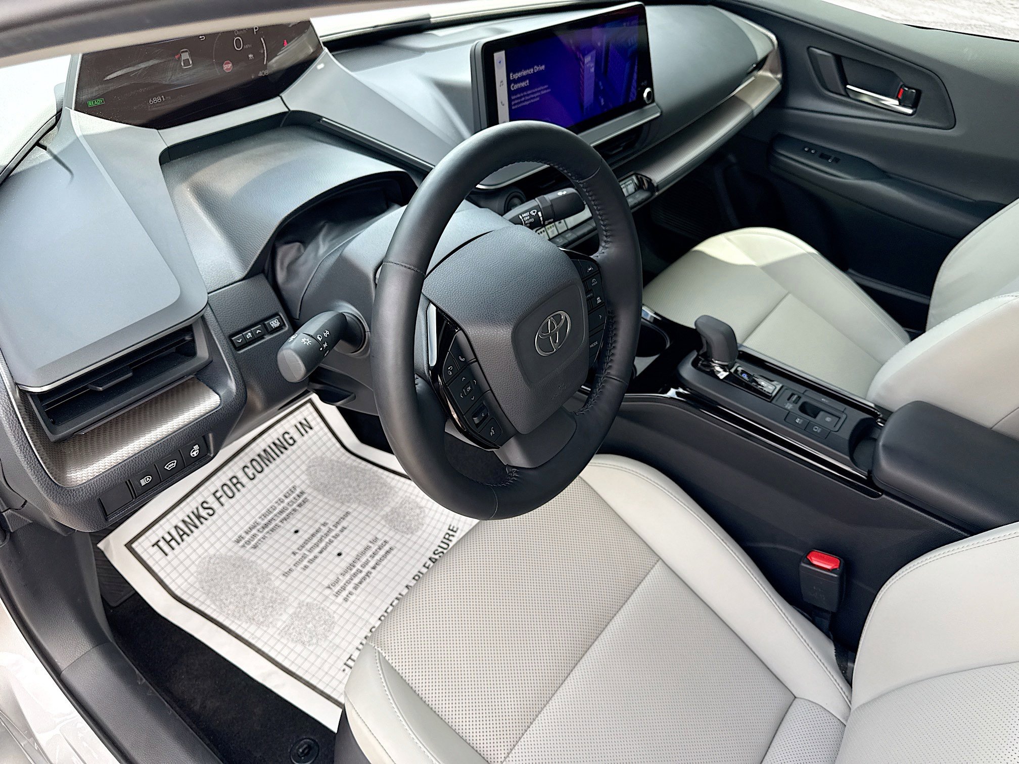 Used 2024 Toyota Prius Limited FWD image 25