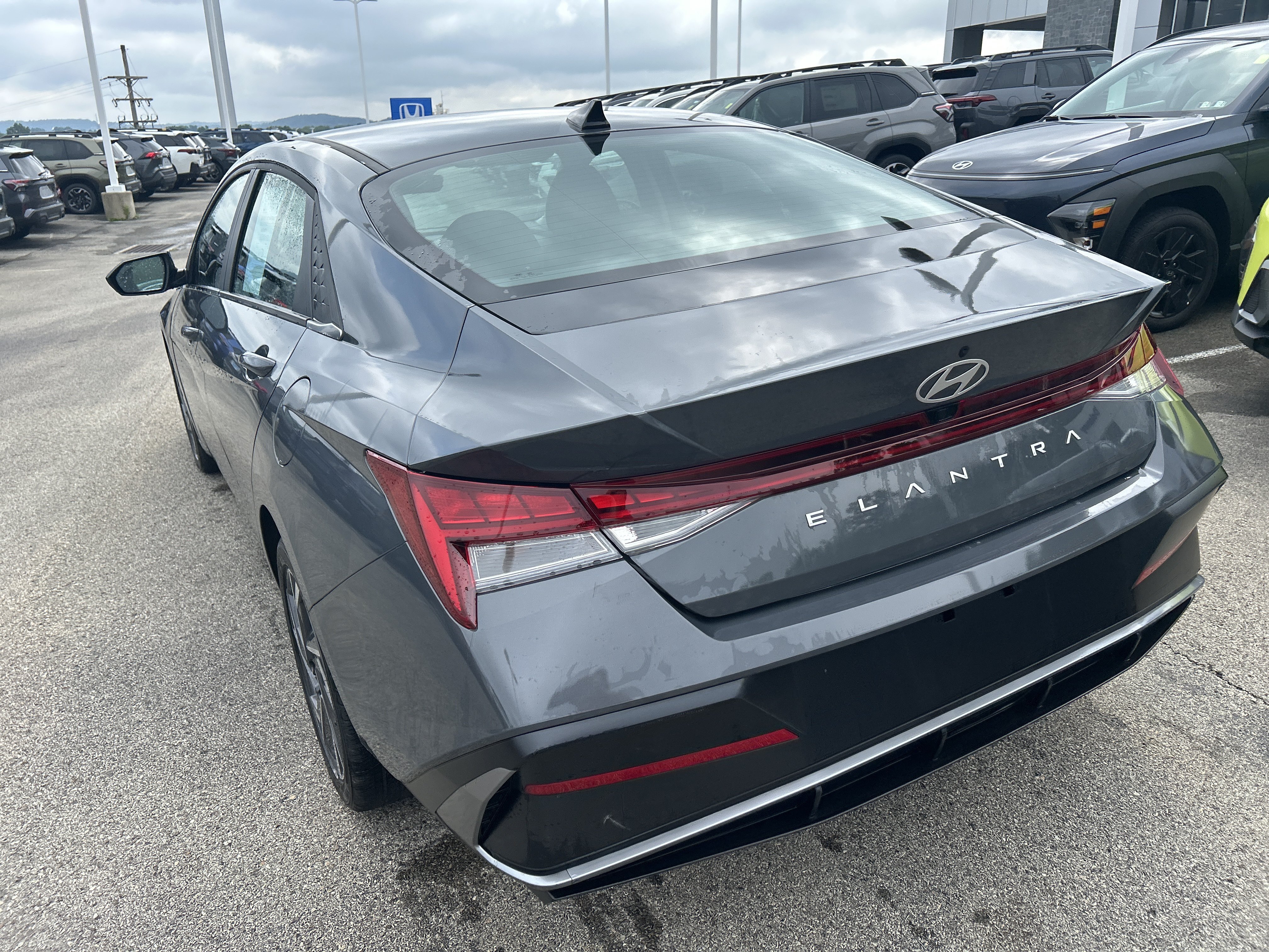 Certified 2025 Hyundai Elantra SEL FWD image 5
