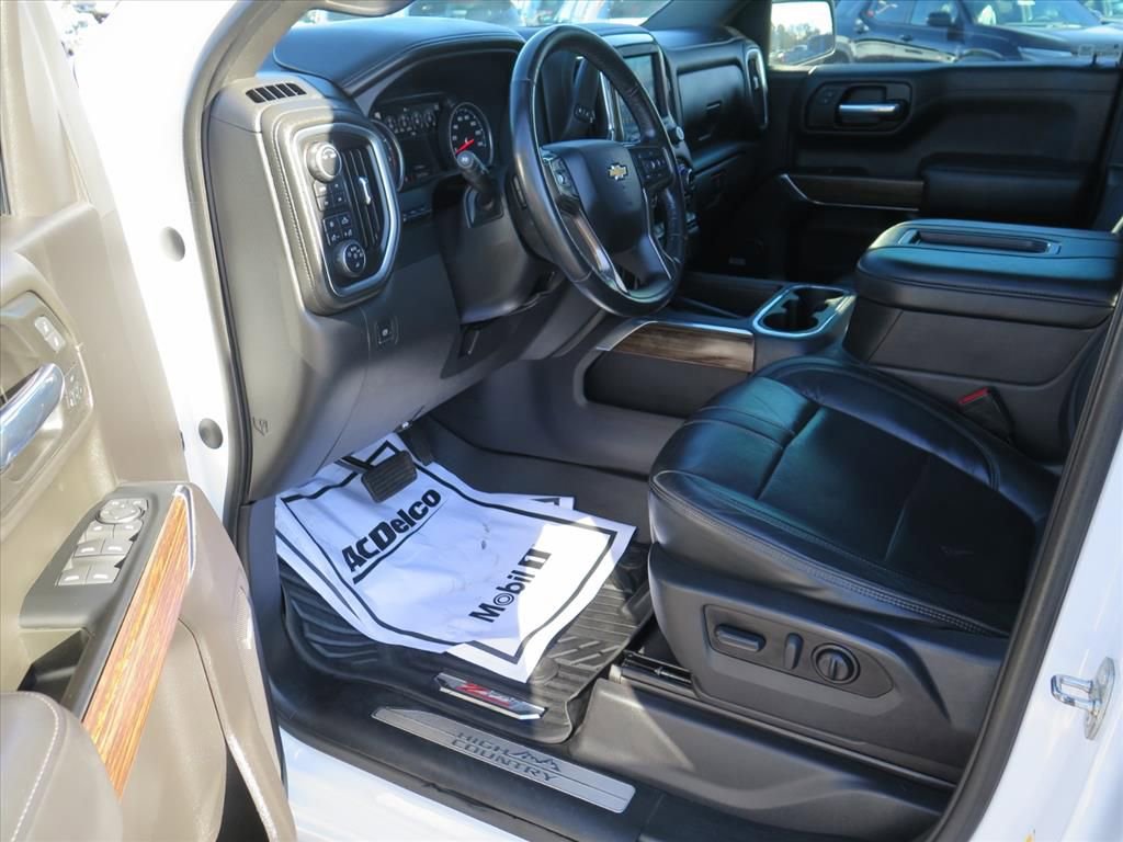 Used 2022 Chevrolet Silverado 1500 High Country w/ Technology Package image 9
