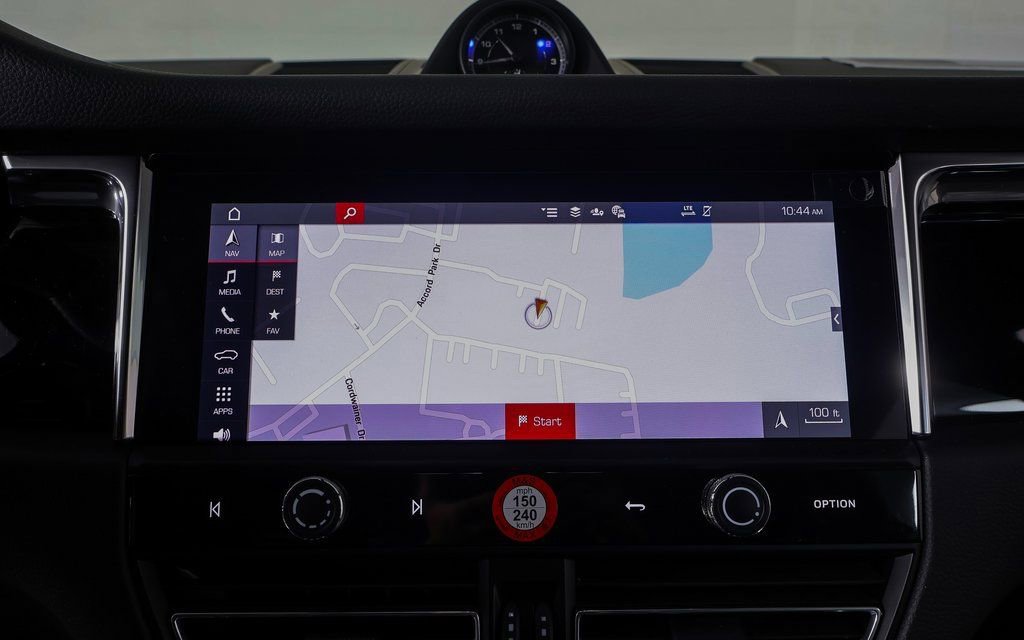 Used 2025 Porsche Macan image 17