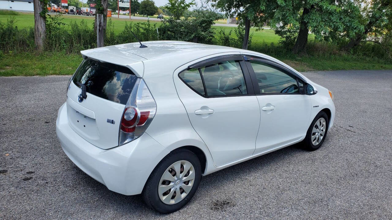 Used 2012 Toyota Prius C One image 30