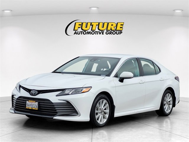Used 2023 Toyota Camry LE image 5