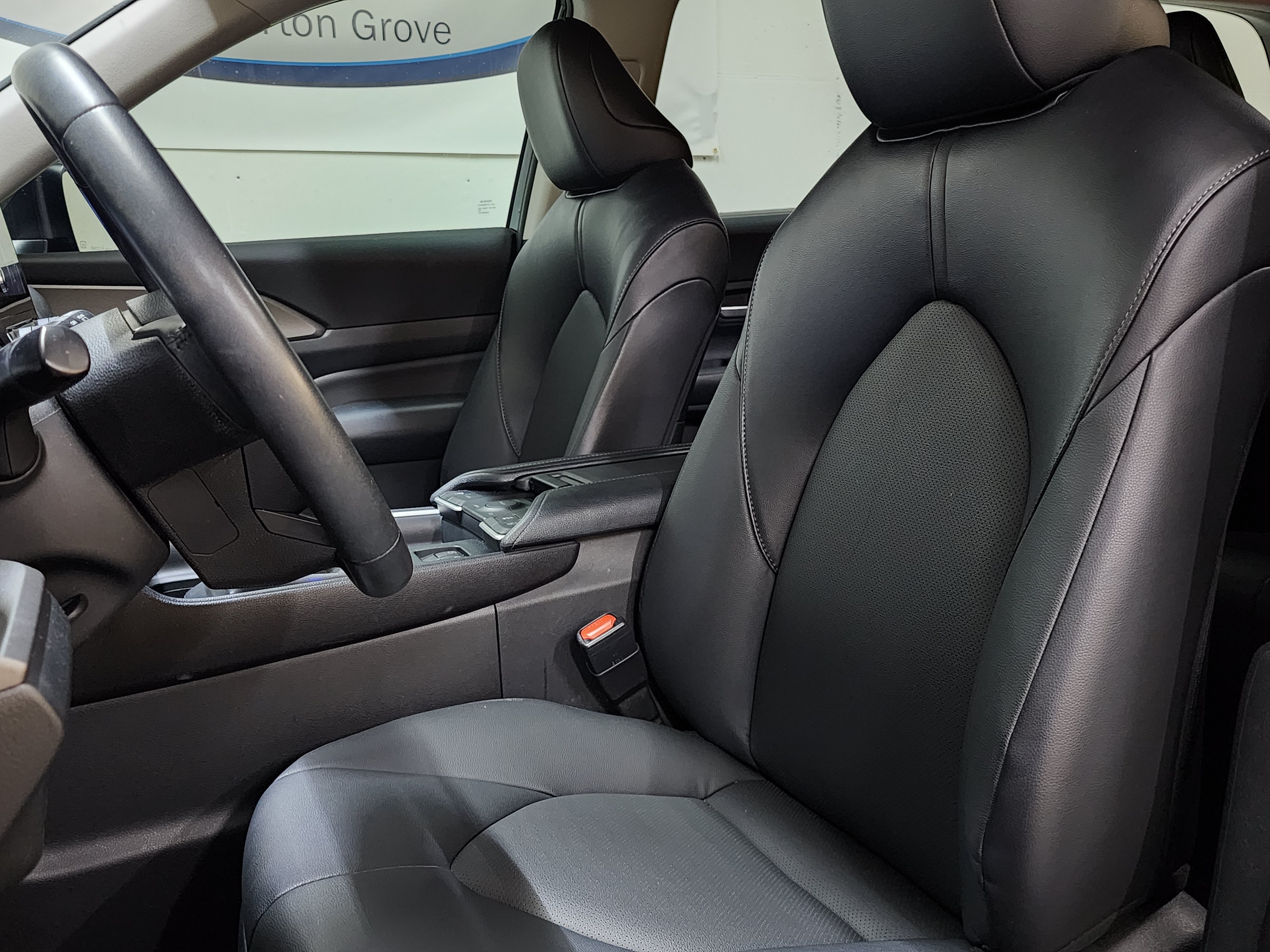 Used 2024 Toyota Grand Highlander AWD image 16