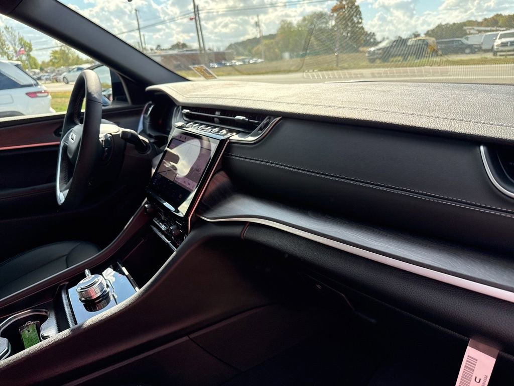 New 2025 Jeep Grand Cherokee L Limited w/ Black Appearance Package image 20