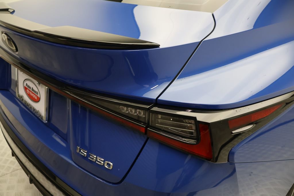 Used 2022 Lexus IS 350 F Sport RWD image 9